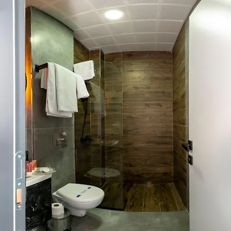 Hotel Melanj Airport