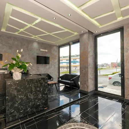 Melanj Airport 3*