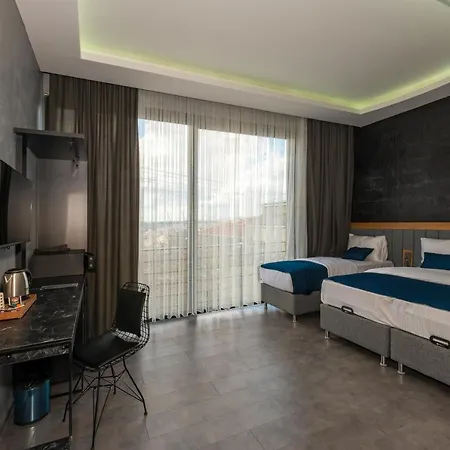 Hotel Melanj Airport 3*