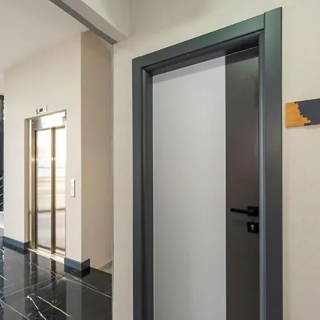 Hotel Melanj Airport
