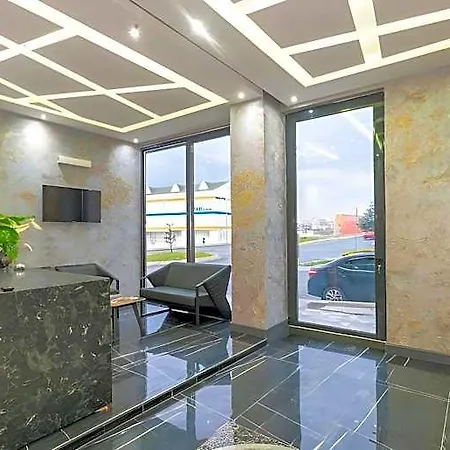 Otel Melanj Airport 3*