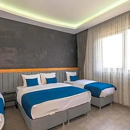 Otel Melanj Airport 3*