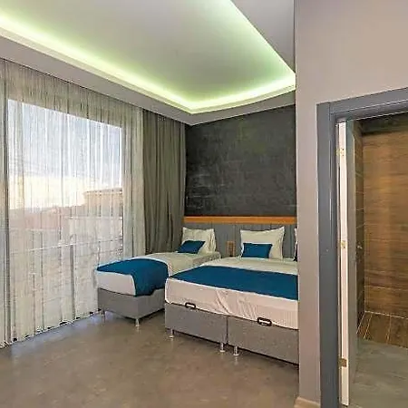 Otel Melanj Airport 3*