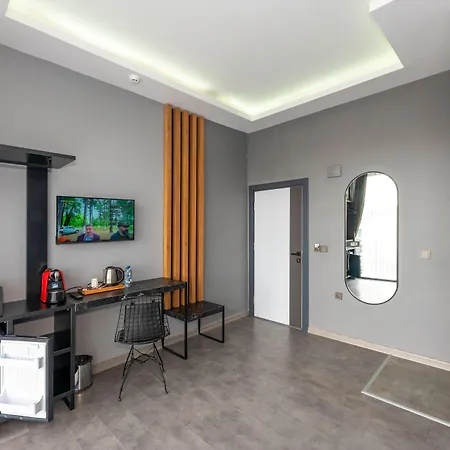 Melanj Airport Hotel 3*